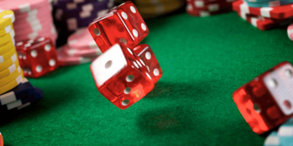 通过 Betsson Live Casino Tournaments 赢得并分享战利品